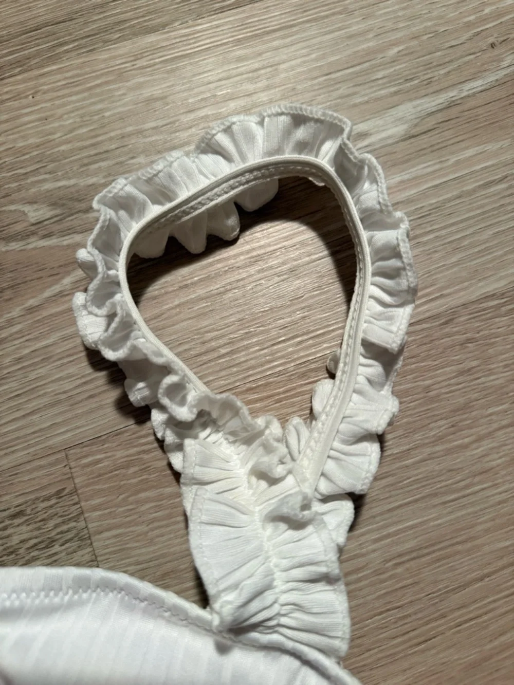 Cupshe Ruffle Bikini Top - Picture 6 of 6